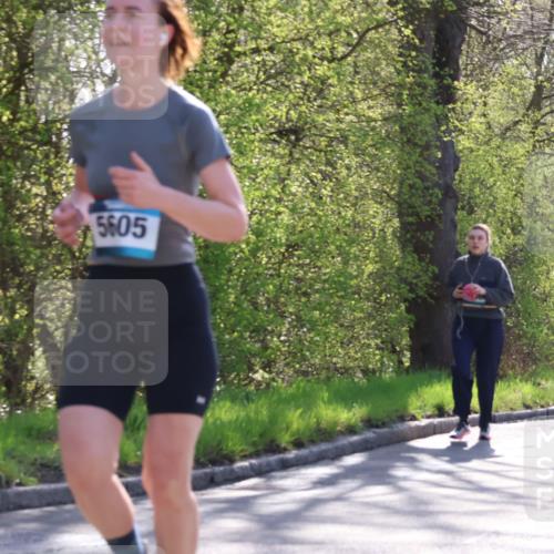 12.04.2026 - 45. Internationalen Wilhelmsburger Insellauf Yannick Fuchs http://msf.ph/oto/9494716 12.04.2026 10:49:30 Laufen 5605, 4440 meine-sportfotos.de