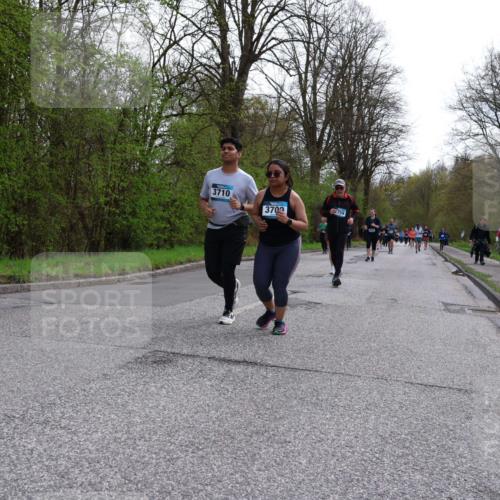 12.04.2026 - 45. Internationalen Wilhelmsburger Insellauf Yannick Fuchs http://msf.ph/oto/9494911 12.04.2026 13:04:57 Laufen 3710, 3709 meine-sportfotos.de
