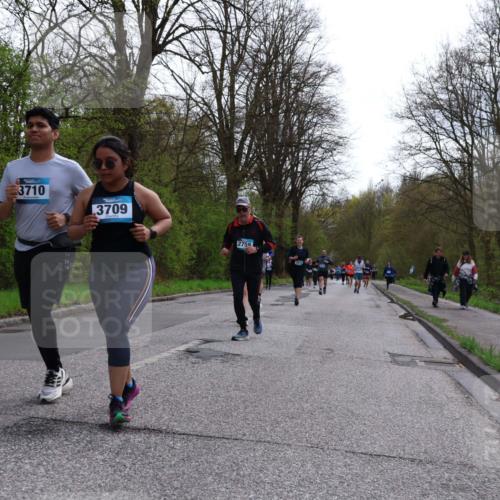 12.04.2026 - 45. Internationalen Wilhelmsburger Insellauf Yannick Fuchs http://msf.ph/oto/9494917 12.04.2026 13:04:58 Laufen 3710, 3709, 2759, 2819 meine-sportfotos.de