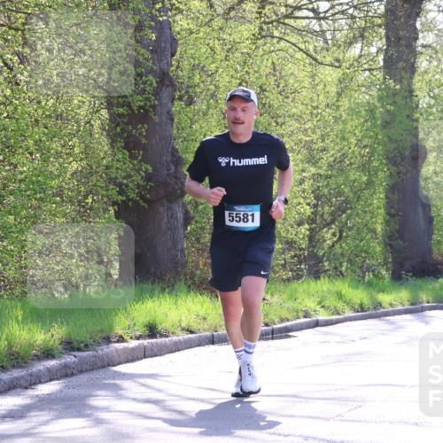 12.04.2026 - 45. Internationalen Wilhelmsburger Insellauf Yannick Fuchs http://msf.ph/oto/9494932 12.04.2026 10:49:51 Laufen 5581 meine-sportfotos.de
