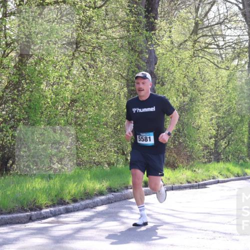 12.04.2026 - 45. Internationalen Wilhelmsburger Insellauf Yannick Fuchs http://msf.ph/oto/9494941 12.04.2026 10:49:52 Laufen 5581 meine-sportfotos.de