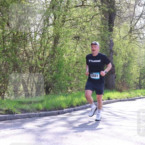 12.04.2026 - 45. Internationalen Wilhelmsburger Insellauf Yannick Fuchs http://msf.ph/oto/9494946 12.04.2026 10:49:52 Laufen 5581 meine-sportfotos.de