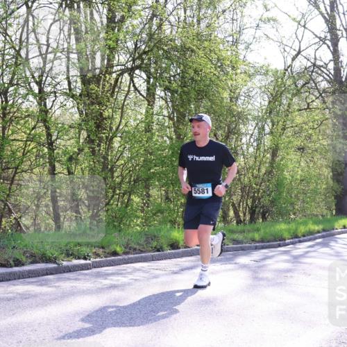 12.04.2026 - 45. Internationalen Wilhelmsburger Insellauf Yannick Fuchs http://msf.ph/oto/9494961 12.04.2026 10:49:54 Laufen 5581 meine-sportfotos.de