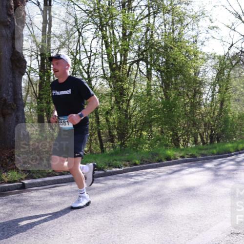 12.04.2026 - 45. Internationalen Wilhelmsburger Insellauf Yannick Fuchs http://msf.ph/oto/9494971 12.04.2026 10:49:54 Laufen 6581 meine-sportfotos.de