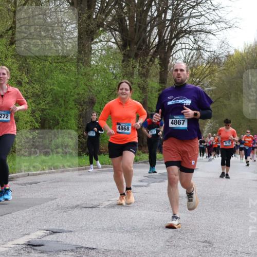 12.04.2026 - 45. Internationalen Wilhelmsburger Insellauf Yannick Fuchs http://msf.ph/oto/9495024 12.04.2026 13:05:11 Laufen 3272, 5332, 4868, 2833, 4867, 3277, 2774 meine-sportfotos.de