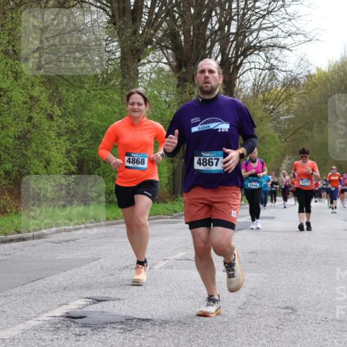 12.04.2026 - 45. Internationalen Wilhelmsburger Insellauf Yannick Fuchs http://msf.ph/oto/9495034 12.04.2026 13:05:12 Laufen 3272, 4868, 4867, 2774, 3277, 5849 meine-sportfotos.de