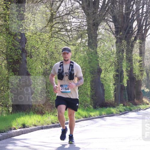 12.04.2026 - 45. Internationalen Wilhelmsburger Insellauf Yannick Fuchs http://msf.ph/oto/9495035 12.04.2026 10:50:03 Laufen 2168 meine-sportfotos.de