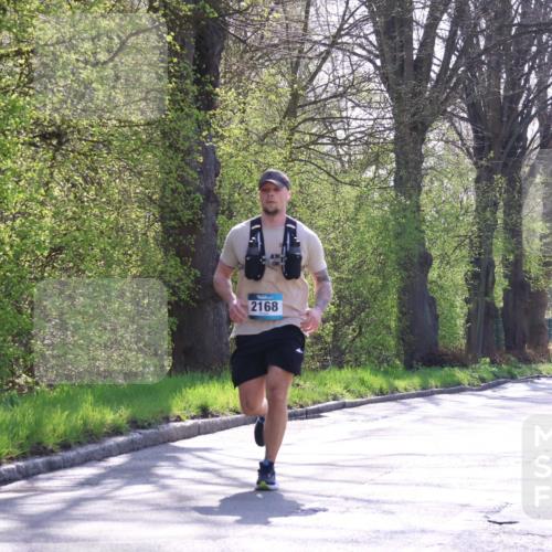 12.04.2026 - 45. Internationalen Wilhelmsburger Insellauf Yannick Fuchs http://msf.ph/oto/9495043 12.04.2026 10:50:03 Laufen 2168 meine-sportfotos.de