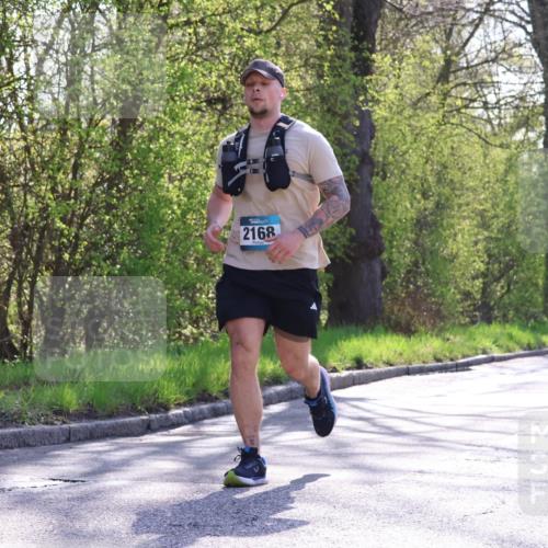 12.04.2026 - 45. Internationalen Wilhelmsburger Insellauf Yannick Fuchs http://msf.ph/oto/9495053 12.04.2026 10:50:04 Laufen 2168 meine-sportfotos.de