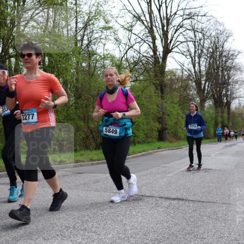 12.04.2026 - 45. Internationalen Wilhelmsburger Insellauf Yannick Fuchs http://msf.ph/oto/9495131 12.04.2026 13:05:21 Laufen 332, 833, 3277, 2774, 5849 meine-sportfotos.de