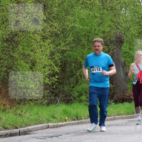 12.04.2026 - 45. Internationalen Wilhelmsburger Insellauf Yannick Fuchs http://msf.ph/oto/9495156 12.04.2026 13:05:24 Laufen 4112, 940, 3453 meine-sportfotos.de