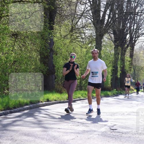 12.04.2026 - 45. Internationalen Wilhelmsburger Insellauf Yannick Fuchs http://msf.ph/oto/9495161 12.04.2026 10:50:24 Laufen 5537 meine-sportfotos.de