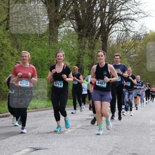 12.04.2026 - 45. Internationalen Wilhelmsburger Insellauf Yannick Fuchs http://msf.ph/oto/9495274 12.04.2026 13:05:37 Laufen 1227, 4213, 5714, 2174, 3528, 4487, 9, 570, 3193, 463 meine-sportfotos.de