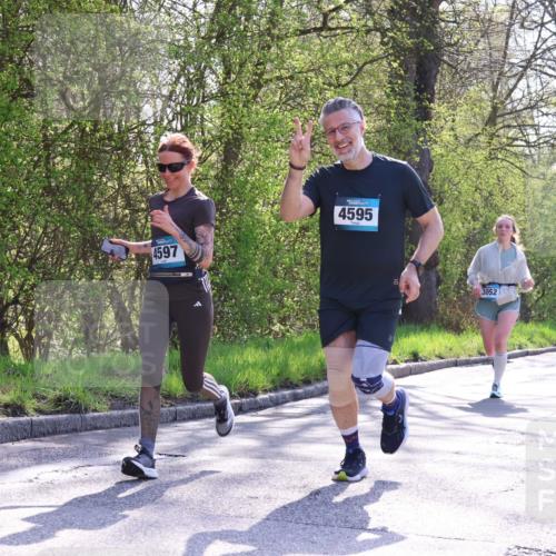 12.04.2026 - 45. Internationalen Wilhelmsburger Insellauf Yannick Fuchs http://msf.ph/oto/9495364 12.04.2026 10:50:46 Laufen 4597, 4595, 3052 meine-sportfotos.de