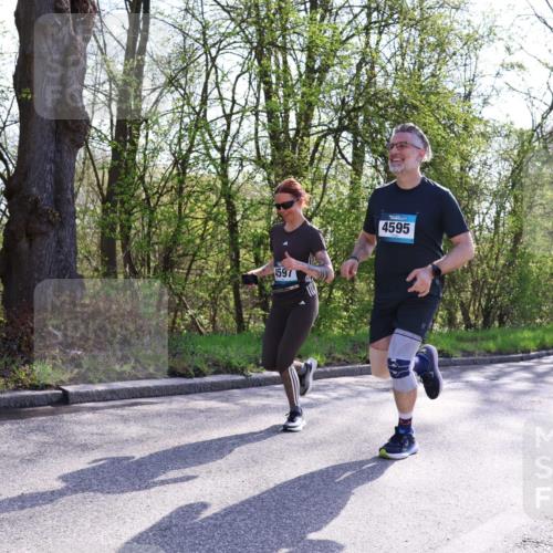 12.04.2026 - 45. Internationalen Wilhelmsburger Insellauf Yannick Fuchs http://msf.ph/oto/9495380 12.04.2026 10:50:47 Laufen 4597, 4595 meine-sportfotos.de