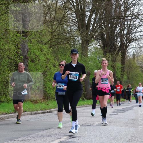 12.04.2026 - 45. Internationalen Wilhelmsburger Insellauf Yannick Fuchs http://msf.ph/oto/9495423 12.04.2026 13:05:51 Laufen 5488, 3927, 3265, 3265, 3828, 4954, 2364, 2150 meine-sportfotos.de