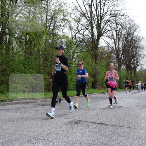 12.04.2026 - 45. Internationalen Wilhelmsburger Insellauf Yannick Fuchs http://msf.ph/oto/9495449 12.04.2026 13:05:54 Laufen 3265, 3927, 3828 meine-sportfotos.de
