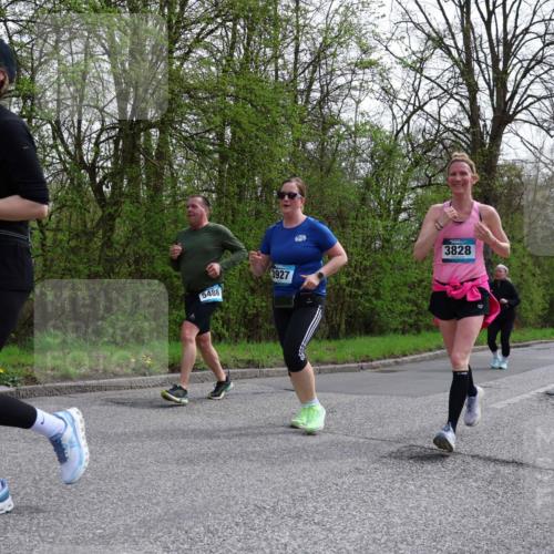12.04.2026 - 45. Internationalen Wilhelmsburger Insellauf Yannick Fuchs http://msf.ph/oto/9495459 12.04.2026 13:05:54 Laufen 3265, 5488, 3927, 3828 meine-sportfotos.de