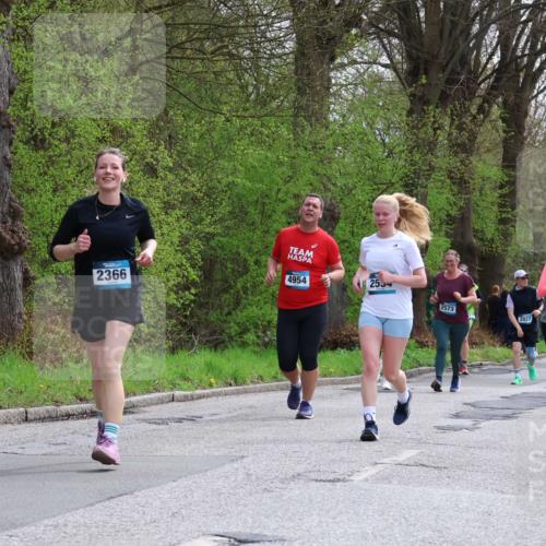 12.04.2026 - 45. Internationalen Wilhelmsburger Insellauf Yannick Fuchs http://msf.ph/oto/9495485 12.04.2026 13:05:58 Laufen 2366, 4954, 253, 2130, 2573, 2027, 2013, 500 meine-sportfotos.de