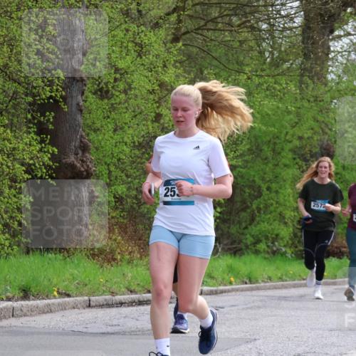 12.04.2026 - 45. Internationalen Wilhelmsburger Insellauf Yannick Fuchs http://msf.ph/oto/9495508 12.04.2026 13:06:00 Laufen 253, 2572, 2573, 2130 meine-sportfotos.de