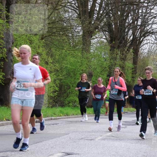 12.04.2026 - 45. Internationalen Wilhelmsburger Insellauf Yannick Fuchs http://msf.ph/oto/9495513 12.04.2026 13:06:00 Laufen 253, 572, 2573, 2130, 3857, 5404, 500 meine-sportfotos.de
