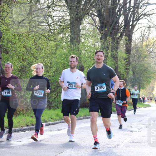 12.04.2026 - 45. Internationalen Wilhelmsburger Insellauf Yannick Fuchs http://msf.ph/oto/9495795 12.04.2026 10:51:29 Laufen 3716, 4246, 2211, 3700, 3615, 3322, 5792 meine-sportfotos.de