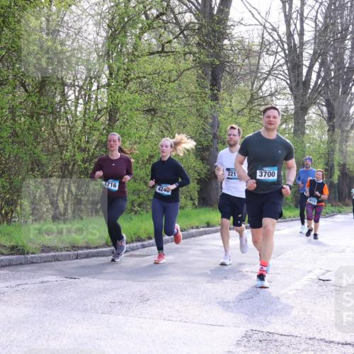 12.04.2026 - 45. Internationalen Wilhelmsburger Insellauf Yannick Fuchs http://msf.ph/oto/9495813 12.04.2026 10:51:31 Laufen 4240, 3716, 221, 3700, 3615 meine-sportfotos.de