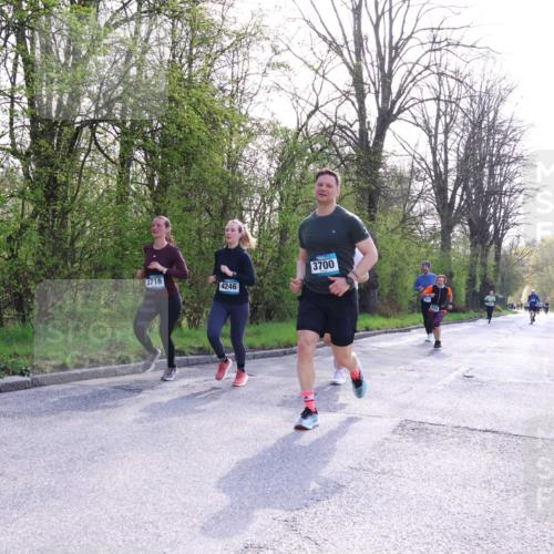 12.04.2026 - 45. Internationalen Wilhelmsburger Insellauf Yannick Fuchs http://msf.ph/oto/9495828 12.04.2026 10:51:32 Laufen 3716, 4246, 3700 meine-sportfotos.de
