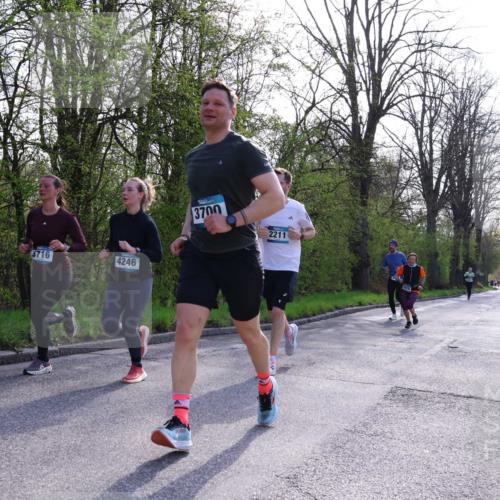 12.04.2026 - 45. Internationalen Wilhelmsburger Insellauf Yannick Fuchs http://msf.ph/oto/9495835 12.04.2026 10:51:33 Laufen 3716, 4246, 3700, 2211 meine-sportfotos.de