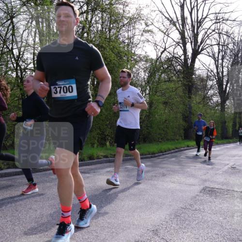 12.04.2026 - 45. Internationalen Wilhelmsburger Insellauf Yannick Fuchs http://msf.ph/oto/9495840 12.04.2026 10:51:33 Laufen 716, 403, 3700, 2211, 3027, 3615 meine-sportfotos.de