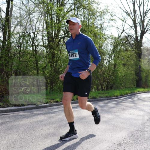 12.04.2026 - 45. Internationalen Wilhelmsburger Insellauf Yannick Fuchs http://msf.ph/oto/9495920 12.04.2026 10:51:45 Laufen 5792 meine-sportfotos.de