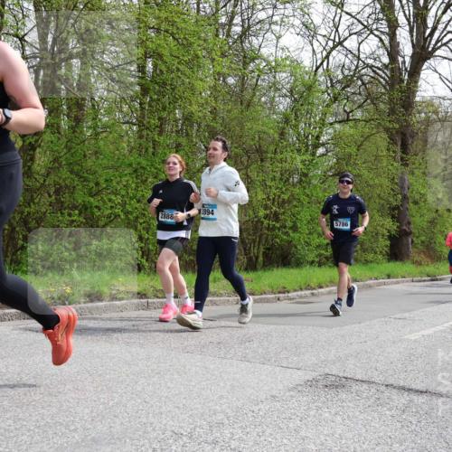 12.04.2026 - 45. Internationalen Wilhelmsburger Insellauf Yannick Fuchs http://msf.ph/oto/9495926 12.04.2026 13:06:52 Laufen 4905, 2888, 2894, 5786, 4998, 3676, 2175 meine-sportfotos.de