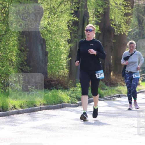 12.04.2026 - 45. Internationalen Wilhelmsburger Insellauf Yannick Fuchs http://msf.ph/oto/9495936 12.04.2026 10:51:50 Laufen 2415, 220, 2221, 4464 meine-sportfotos.de