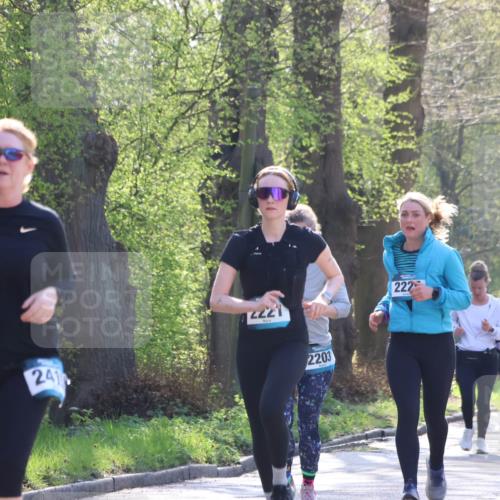 12.04.2026 - 45. Internationalen Wilhelmsburger Insellauf Yannick Fuchs http://msf.ph/oto/9495960 12.04.2026 10:51:53 Laufen 241, 2221, 2203, 222, 4464, 2267, 748 meine-sportfotos.de