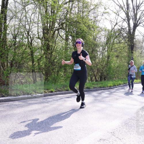 12.04.2026 - 45. Internationalen Wilhelmsburger Insellauf Yannick Fuchs http://msf.ph/oto/9496007 12.04.2026 10:51:59 Laufen 2221, 2203, 2225 meine-sportfotos.de