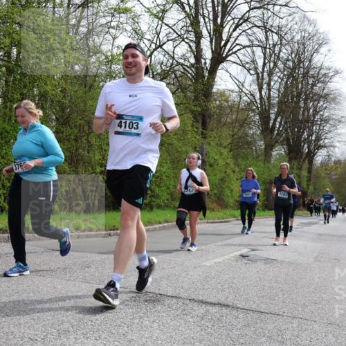 12.04.2026 - 45. Internationalen Wilhelmsburger Insellauf Yannick Fuchs http://msf.ph/oto/9496022 12.04.2026 13:07:06 Laufen 3767, 4103, 2247, 3203 meine-sportfotos.de