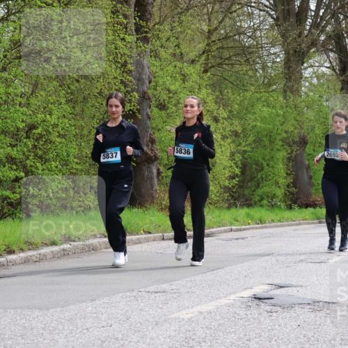 12.04.2026 - 45. Internationalen Wilhelmsburger Insellauf Yannick Fuchs http://msf.ph/oto/9496184 12.04.2026 13:07:28 Laufen 5836, 2692, 5837, 116, 3898 meine-sportfotos.de