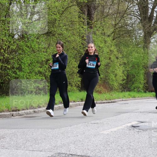 12.04.2026 - 45. Internationalen Wilhelmsburger Insellauf Yannick Fuchs http://msf.ph/oto/9496189 12.04.2026 13:07:28 Laufen 5836, 5837, 2692, 2116, 3898 meine-sportfotos.de