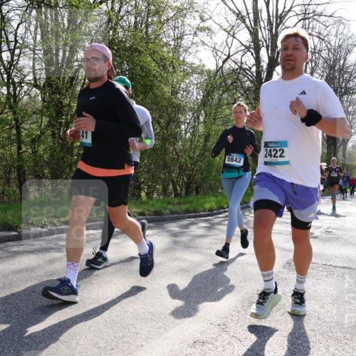 12.04.2026 - 45. Internationalen Wilhelmsburger Insellauf Yannick Fuchs http://msf.ph/oto/9496194 12.04.2026 10:52:19 Laufen 41, 5842, 2422 meine-sportfotos.de