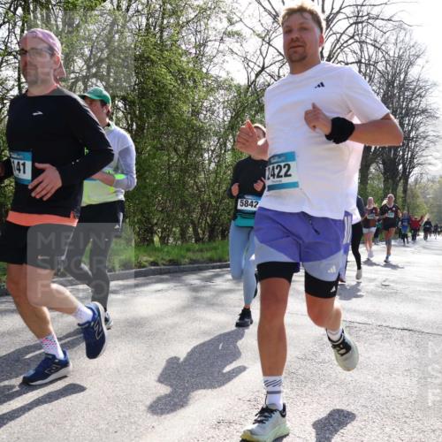 12.04.2026 - 45. Internationalen Wilhelmsburger Insellauf Yannick Fuchs http://msf.ph/oto/9496196 12.04.2026 10:52:19 Laufen 141, 5842, 2422 meine-sportfotos.de
