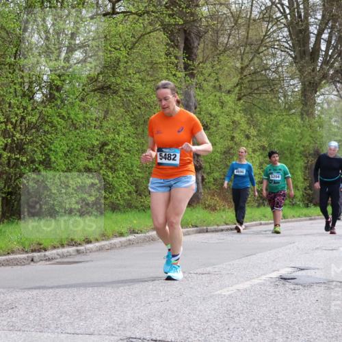 12.04.2026 - 45. Internationalen Wilhelmsburger Insellauf Yannick Fuchs http://msf.ph/oto/9496267 12.04.2026 13:07:39 Laufen 5482, 4690, 5204, 5716, 4404 meine-sportfotos.de