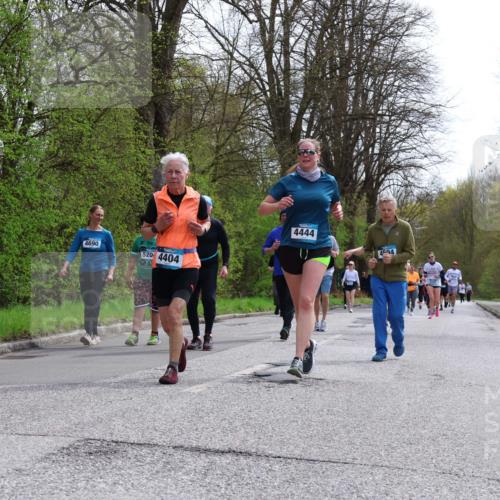 12.04.2026 - 45. Internationalen Wilhelmsburger Insellauf Yannick Fuchs http://msf.ph/oto/9496311 12.04.2026 13:07:42 Laufen 4690, 520, 4404, 4444, 4594 meine-sportfotos.de