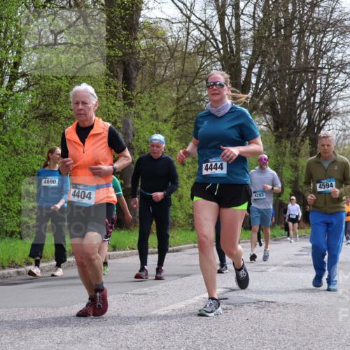 12.04.2026 - 45. Internationalen Wilhelmsburger Insellauf Yannick Fuchs http://msf.ph/oto/9496315 12.04.2026 13:07:43 Laufen 4690, 4404, 4444, 4293, 4594 meine-sportfotos.de