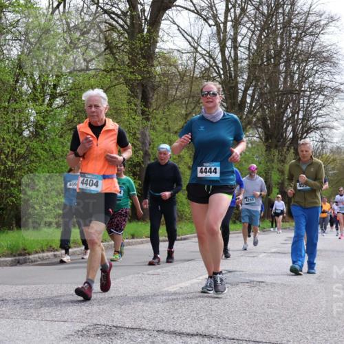 12.04.2026 - 45. Internationalen Wilhelmsburger Insellauf Yannick Fuchs http://msf.ph/oto/9496316 12.04.2026 13:07:43 Laufen 469, 4404, 4, 183, 4444, 4293, 455 meine-sportfotos.de