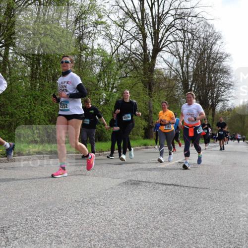 12.04.2026 - 45. Internationalen Wilhelmsburger Insellauf Yannick Fuchs http://msf.ph/oto/9496427 12.04.2026 13:07:53 Laufen 2961, 2552, 4800, 3162, 4319 meine-sportfotos.de