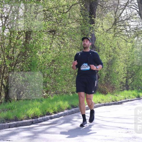 12.04.2026 - 45. Internationalen Wilhelmsburger Insellauf Yannick Fuchs http://msf.ph/oto/9496438 12.04.2026 10:52:43 Laufen 2330, 2495 meine-sportfotos.de