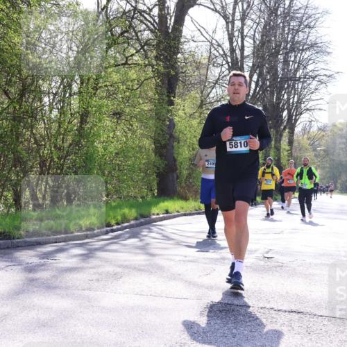 12.04.2026 - 45. Internationalen Wilhelmsburger Insellauf Yannick Fuchs http://msf.ph/oto/9496474 12.04.2026 10:52:47 Laufen 2495, 5810, 4476 meine-sportfotos.de