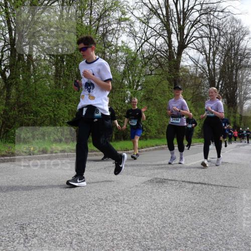 12.04.2026 - 45. Internationalen Wilhelmsburger Insellauf Yannick Fuchs http://msf.ph/oto/9496646 12.04.2026 13:08:13 Laufen 5003, 3498, 5314, 3478 meine-sportfotos.de