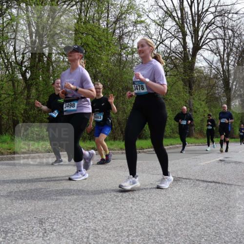 12.04.2026 - 45. Internationalen Wilhelmsburger Insellauf Yannick Fuchs http://msf.ph/oto/9496660 12.04.2026 13:08:14 Laufen 3498, 5003, 3478, 4362 meine-sportfotos.de