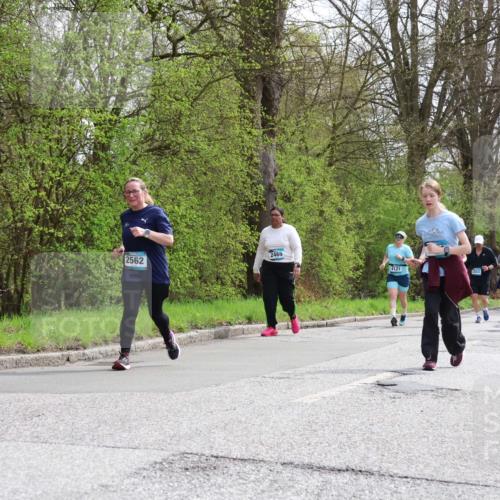 12.04.2026 - 45. Internationalen Wilhelmsburger Insellauf Yannick Fuchs http://msf.ph/oto/9496721 12.04.2026 13:08:20 Laufen 2469, 2562, 4121, 3915, 3402 meine-sportfotos.de